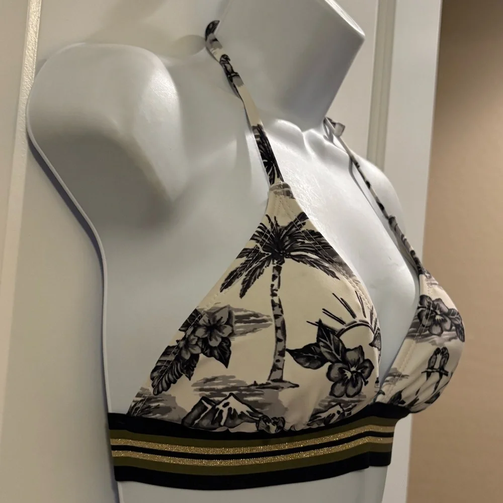 Xhilaration‎ Tropical Print Bikini Top